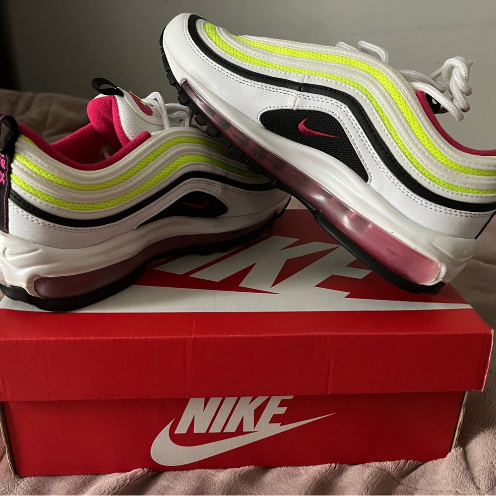 Never worn